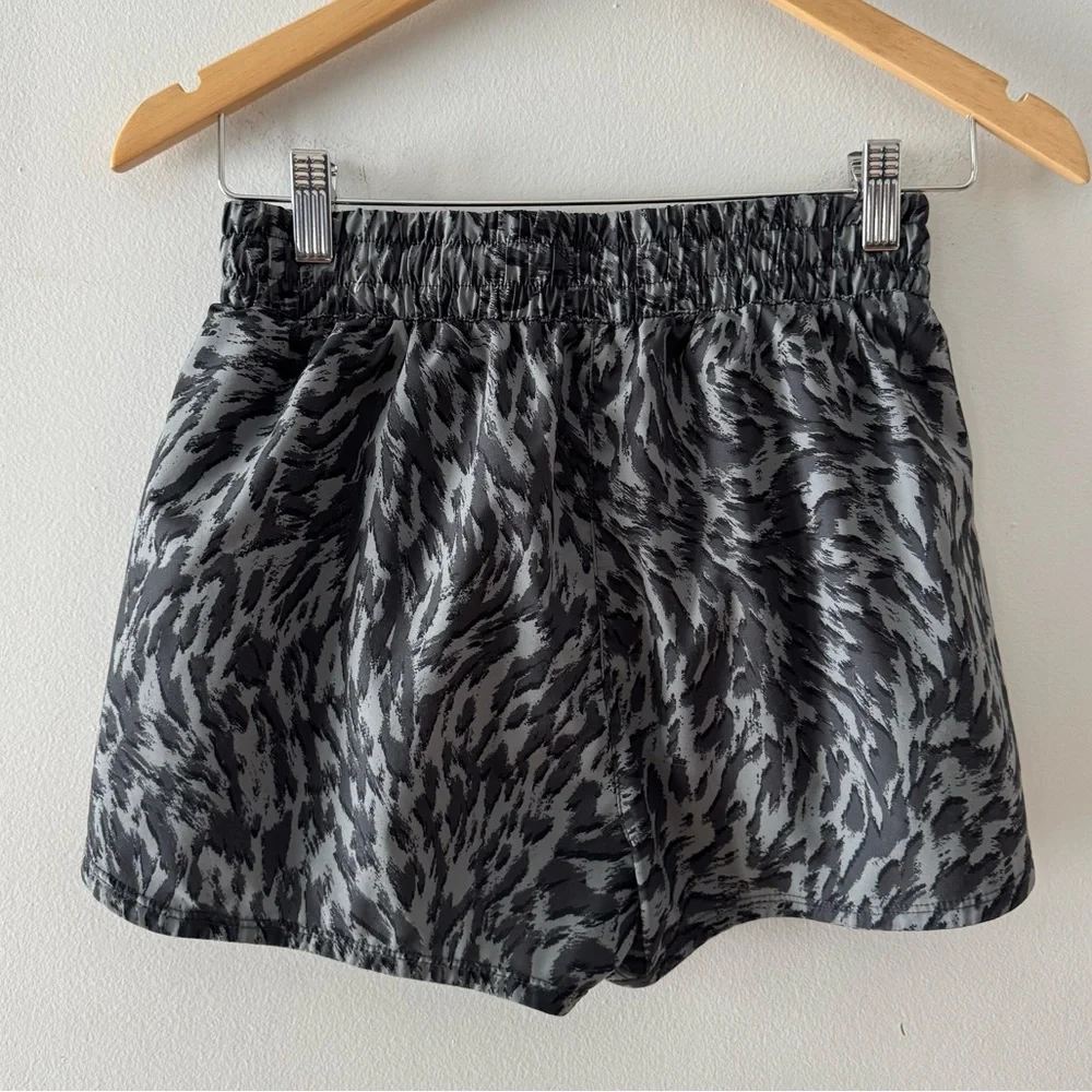 Nike Dri-Fit Animal Print Athletic Shorts,‎ size Large, workout, sports, lined